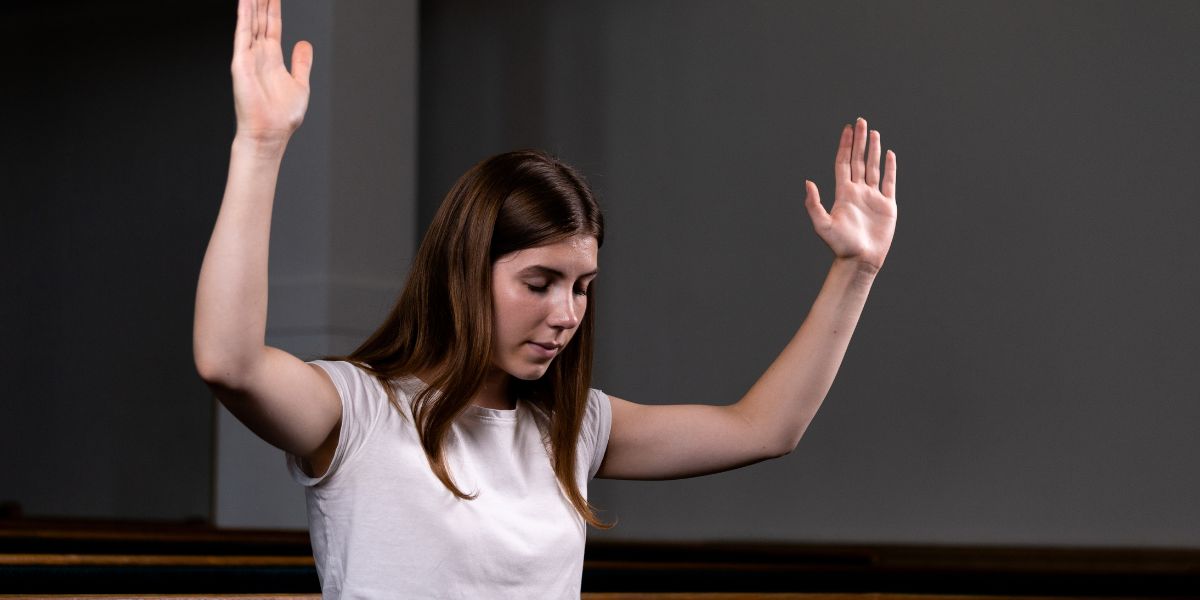 Oración cristiana para que piense en mi y se desespere